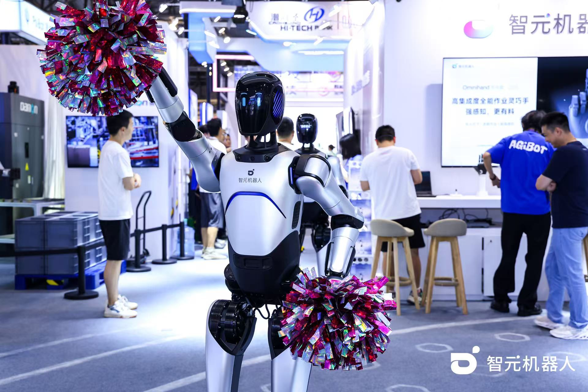DB电竞机器人 WAIC 首日展台火爆，机器...